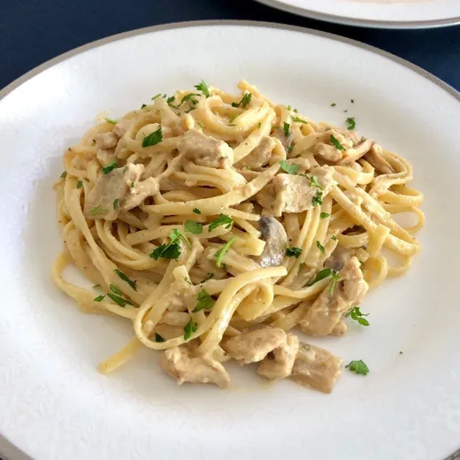 Creamy Chicken Penne von Simay Hotel